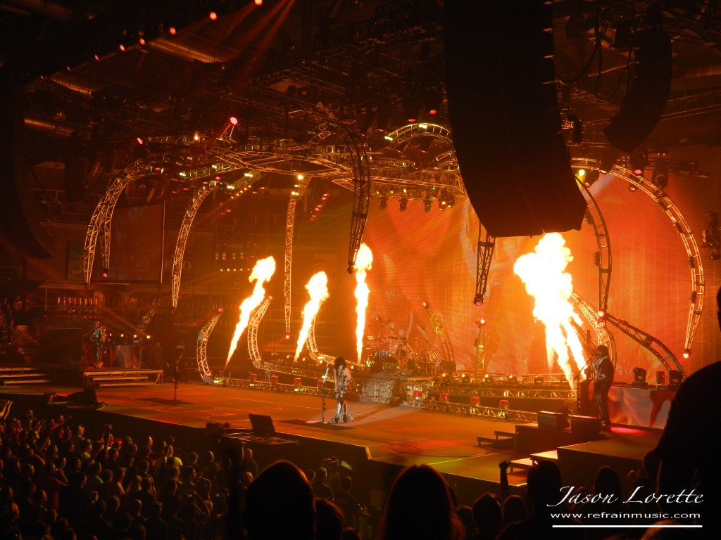 "Heaven's On Fire" - KISS Monster Tour 2013